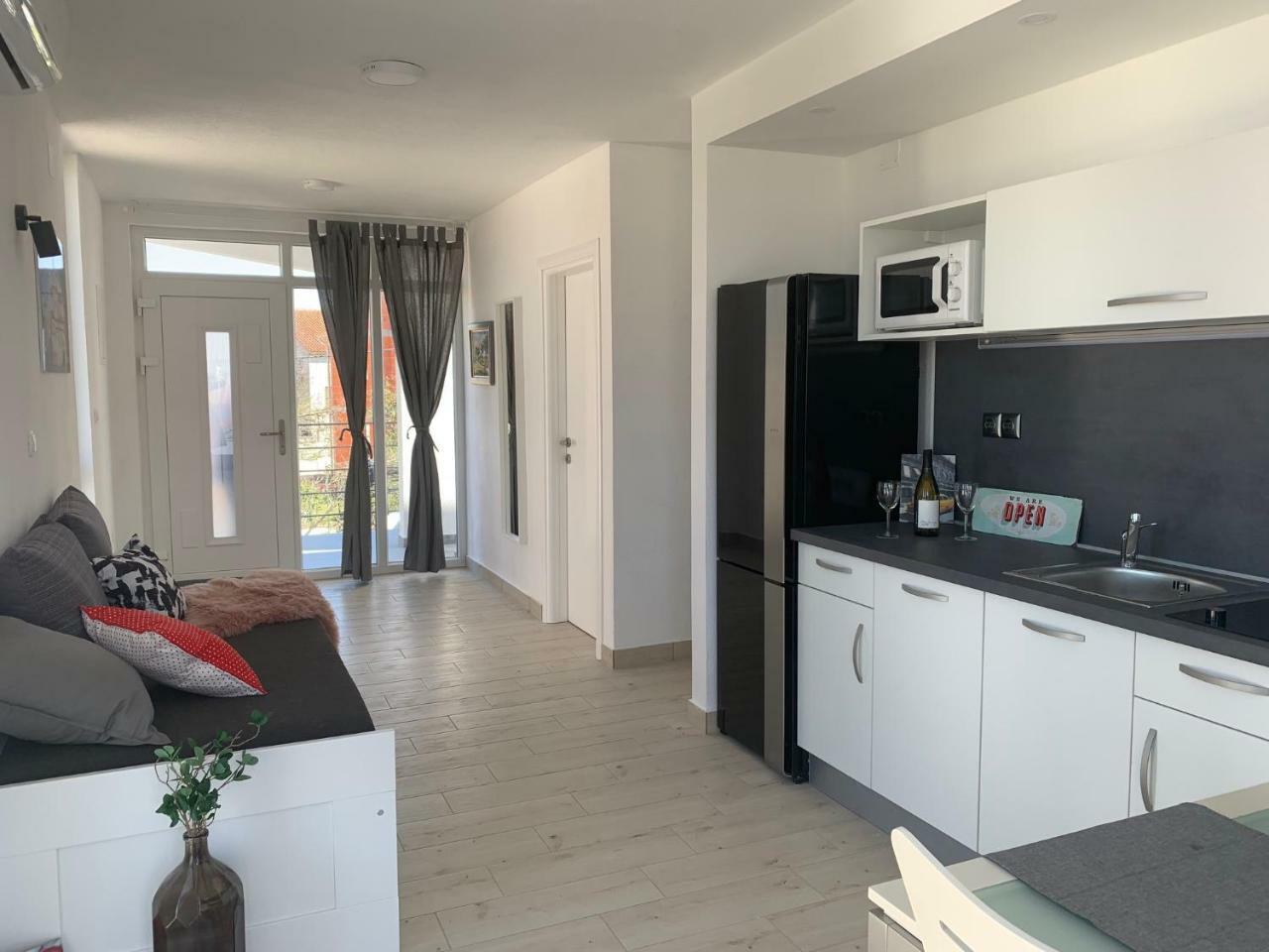 Modern Apartments Day Шибеник Екстер'єр фото