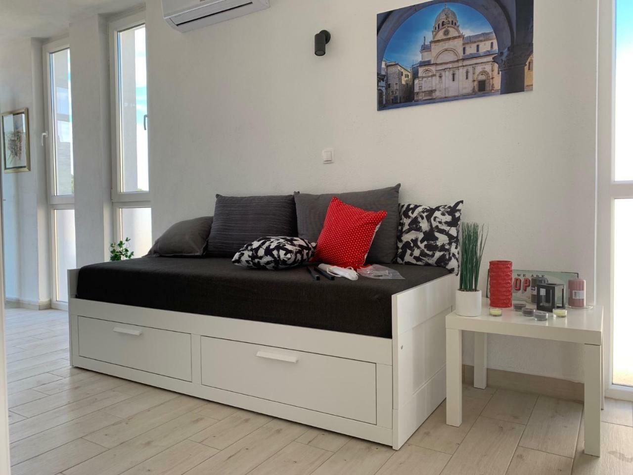Modern Apartments Day Шибеник Екстер'єр фото